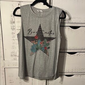 Gray Sleeveless Cactus Graphic Top